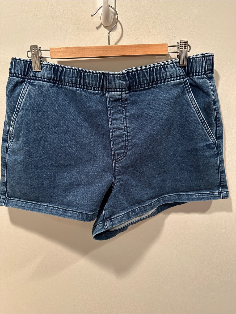 GAP Women's Sweatpant JeanShorts
